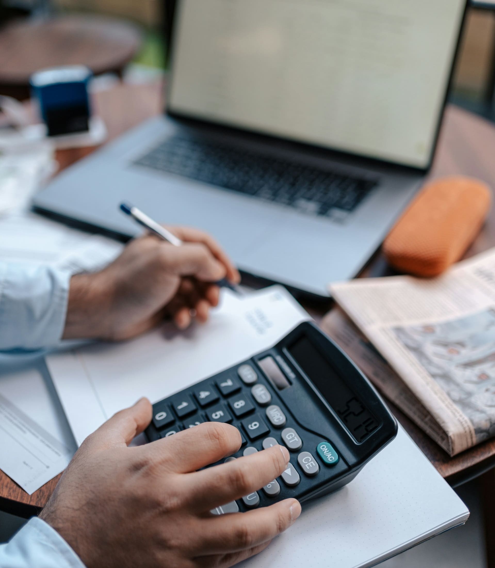 What does it mean to be an applicable large employer